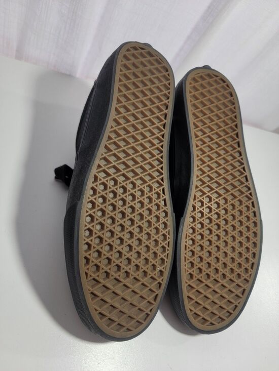 Vans Chukka Low Men’s Skate Shoes All Black US Size 8.5 Blackout Skateboard main image 4